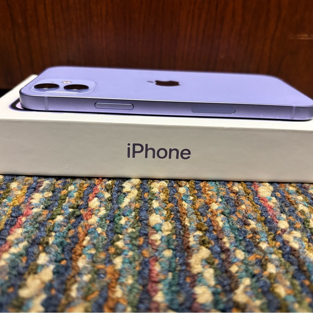 iPhone 12 Purple 64GB (Model MJN13LL/A) Verizon unlocked Great Condition - Picture 4 of 13